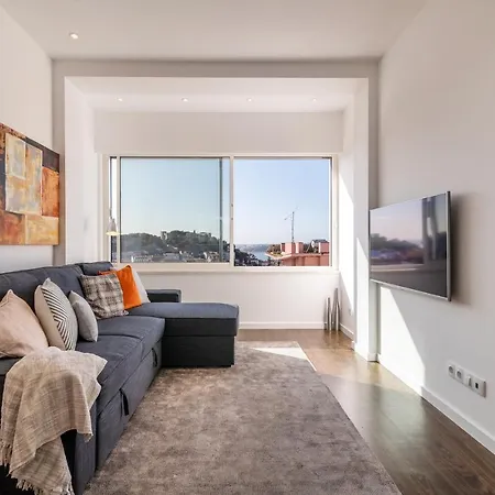 Stunning Hilltop Flat For 5 In Graca By Guestready アパート リスボン