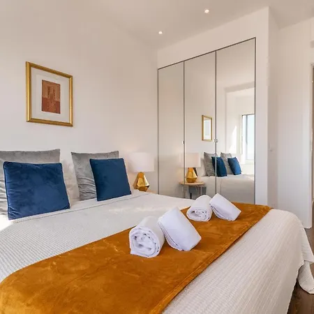 Stunning Hilltop Flat For 5 In Graca By Guestready Lisbon
